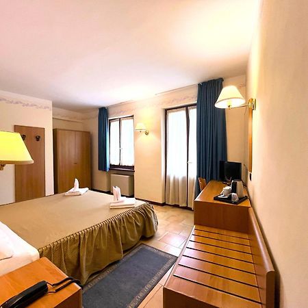 Hotel Susa Buitenkant foto
