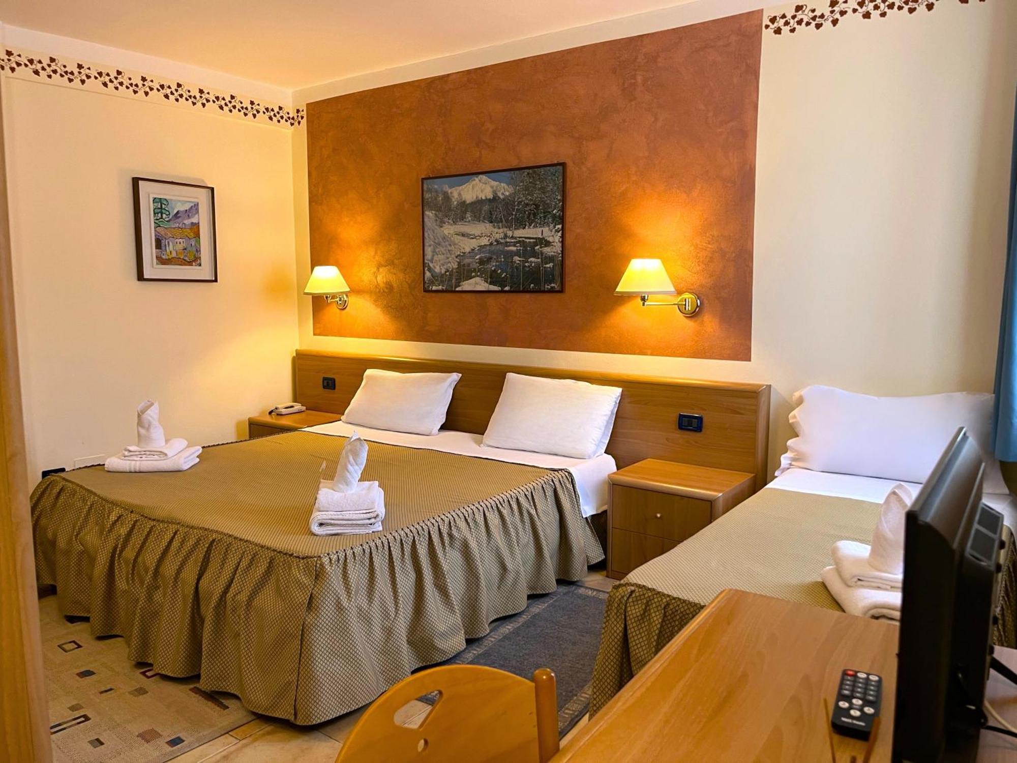 Hotel Susa Buitenkant foto