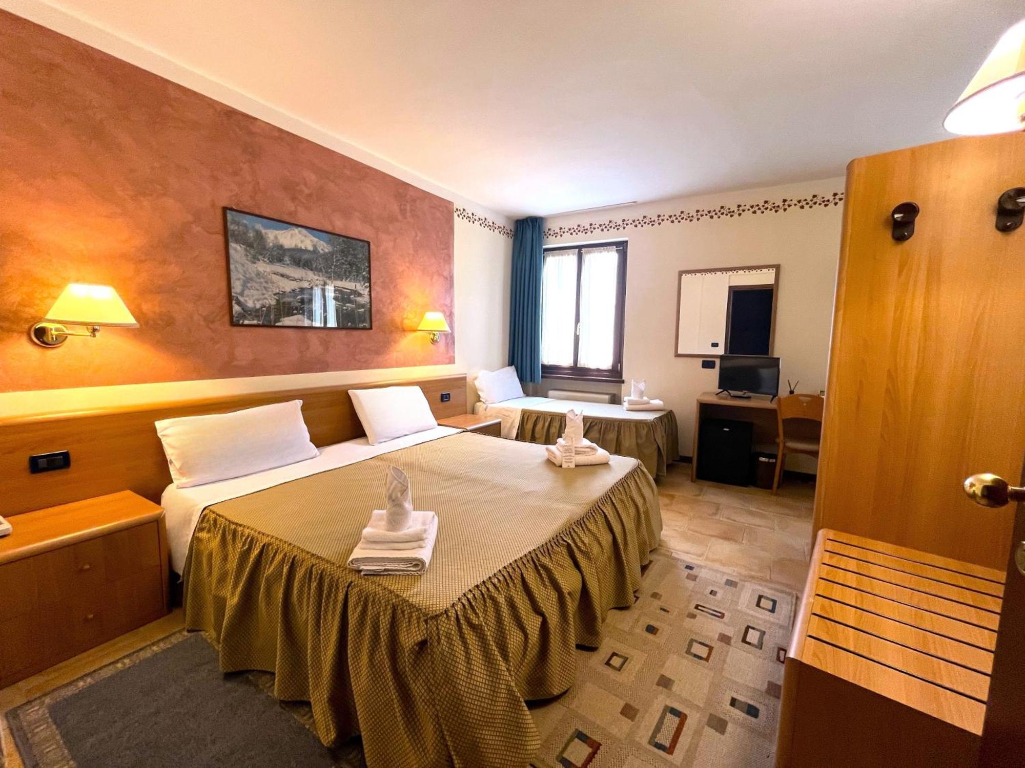 Hotel Susa Buitenkant foto